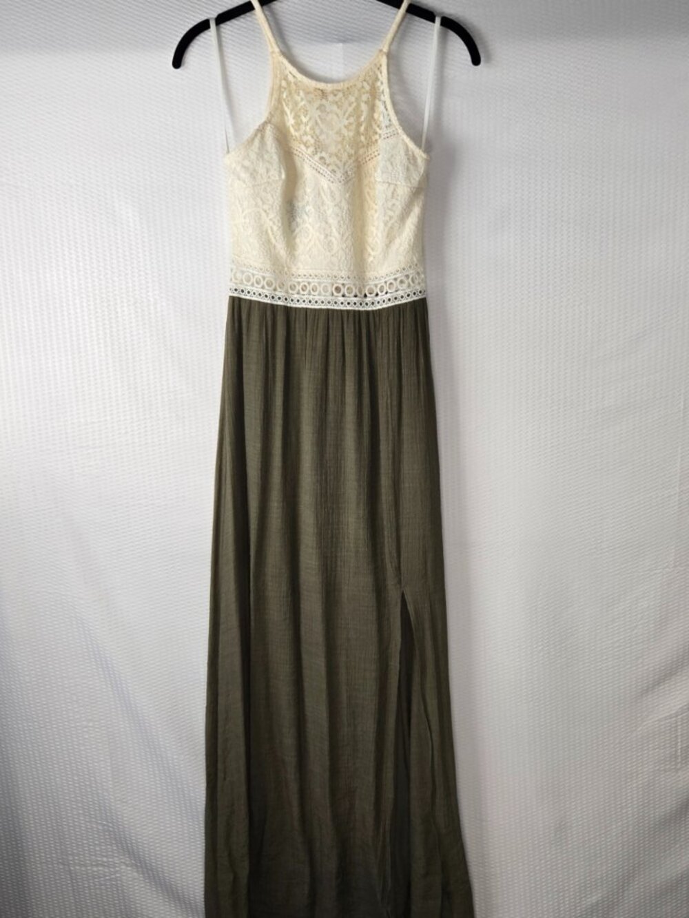 Iz Byer Boho Maxi Dress Featuring Cream Lace Halter Olive Green Skirt Size XS